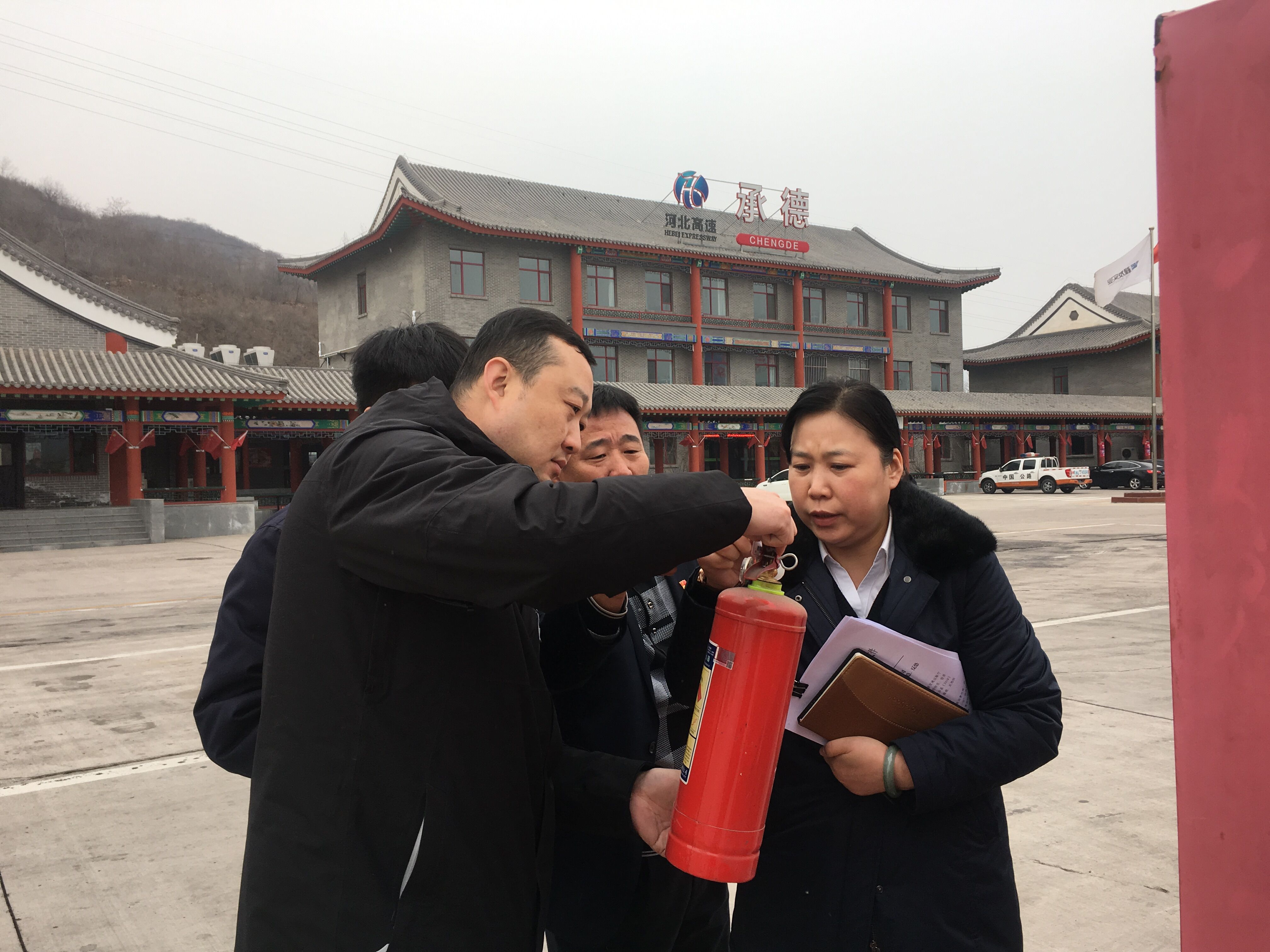 D:\邮箱里的稿件\安全4.jpg D:\邮箱里的稿件\安全4.jpg