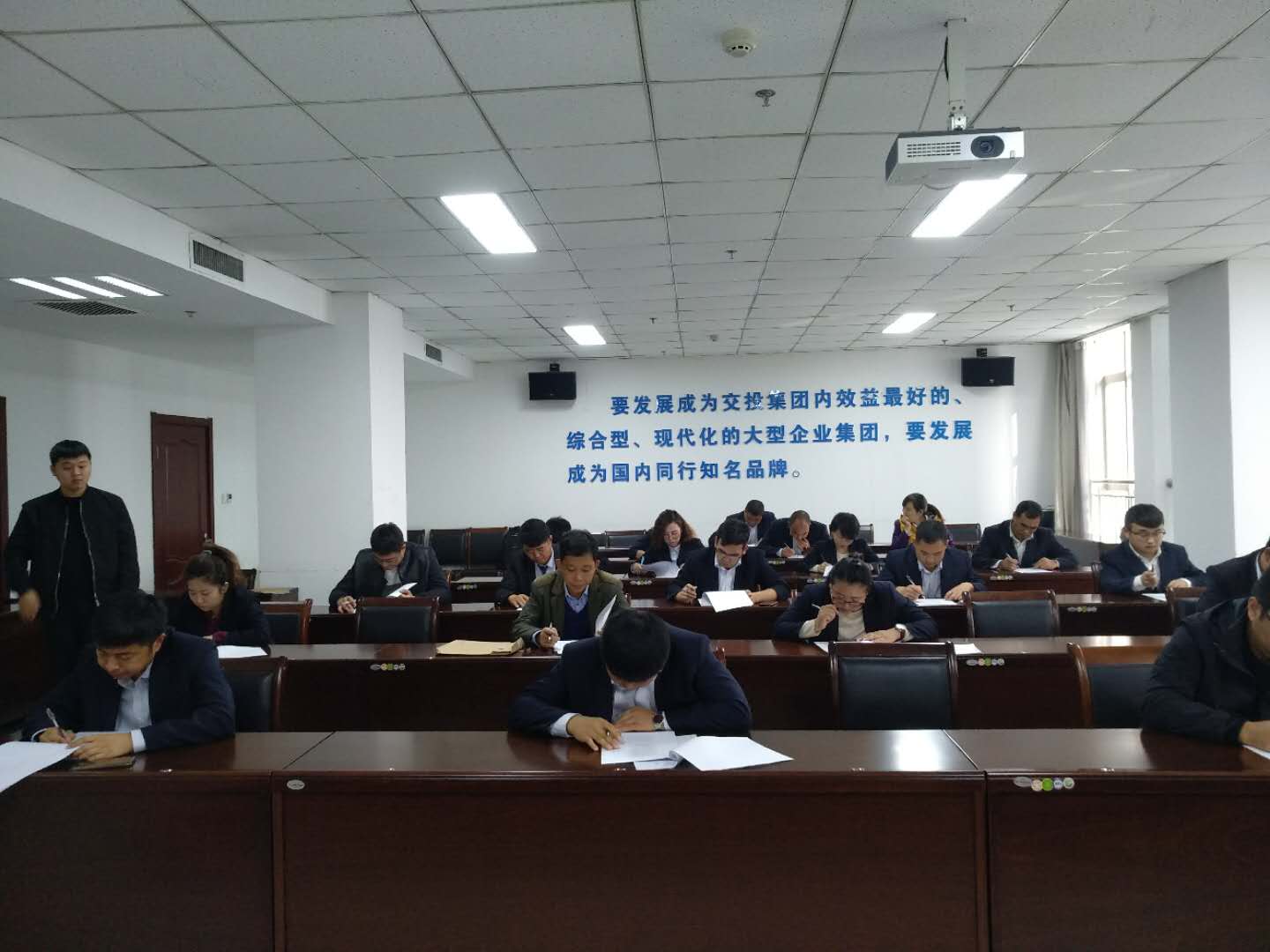C:\Users\Administrator\Pictures\QQ图片20181017160811.jpg C:\Users\Administrator\Pictures\QQ图片20181017160811.jpg